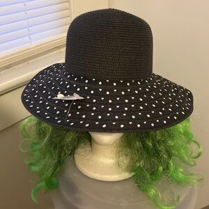 Black white color Jacobson hat brand summer Round style hat new condition w tag